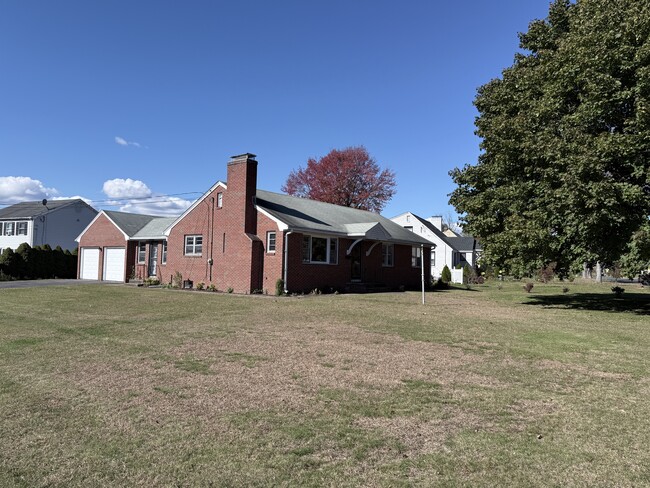 Building Photo - 42 Suffield St