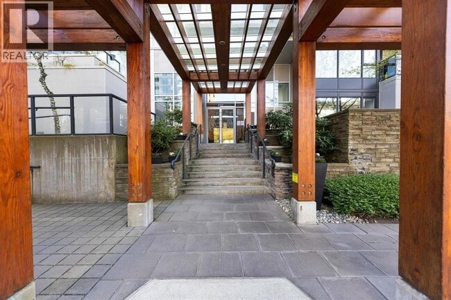 Building Photo - 651 Nootka Way