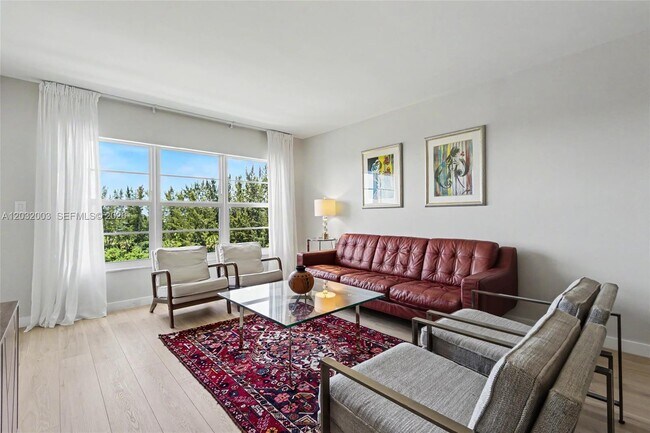 Foto del edificio - 3150 N Palm Aire Dr