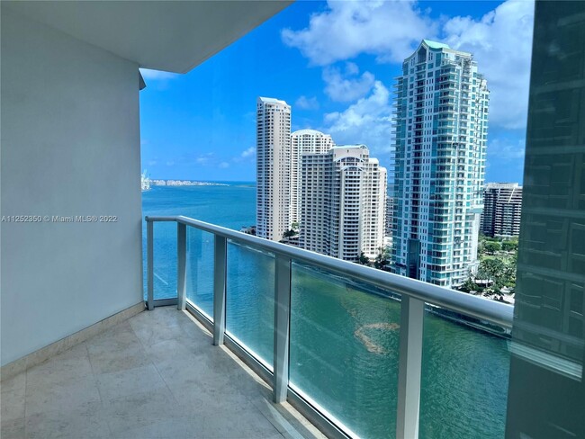 Foto del edificio - 300 S BISCAYNE Blvd