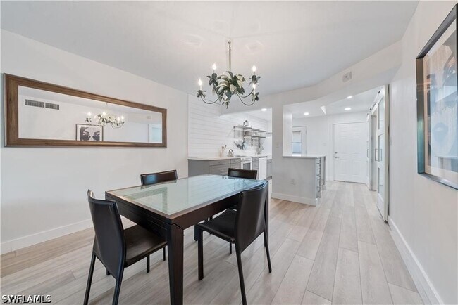 Foto del edificio - 72 7th St S