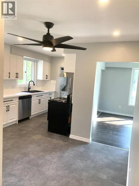 Building Photo - 33 Kenwood Crescent