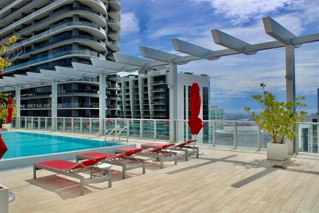 Building Photo - 1100 S Miami Ave