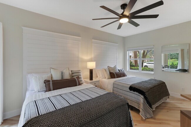 Building Photo - 9858 Perfect Dr
