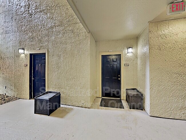 Building Photo - 1325 Rotonda Point