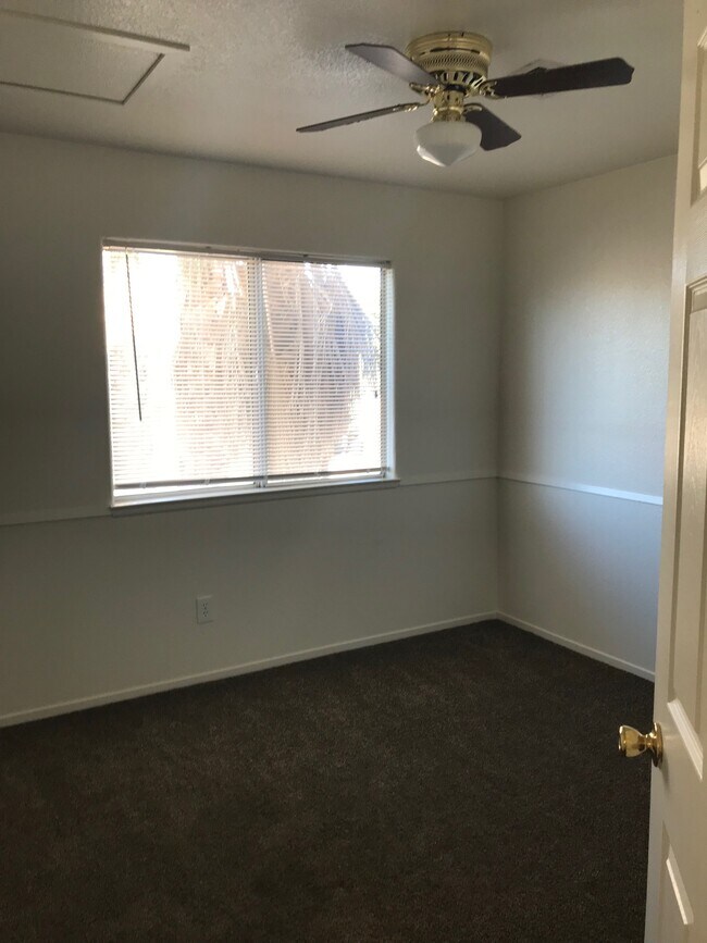 Building Photo - 7524 Hickory Hills Dr