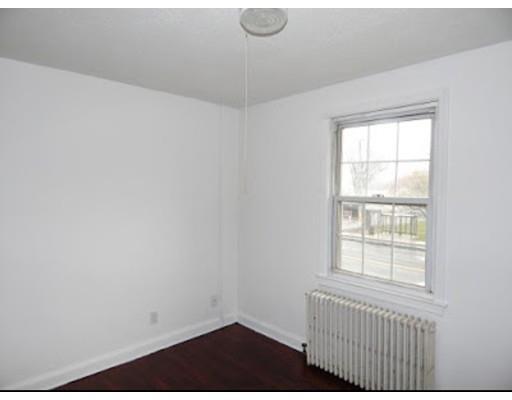 Building Photo - 1550 Memorial Ave