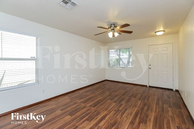 Foto del edificio - 13914 N 132nd Ln