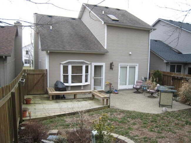 Building Photo - 2 bed + Bonus Room - Great School District...