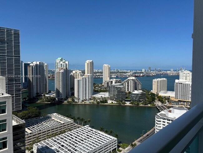 Foto del edificio - 950 Brickell Bay Dr