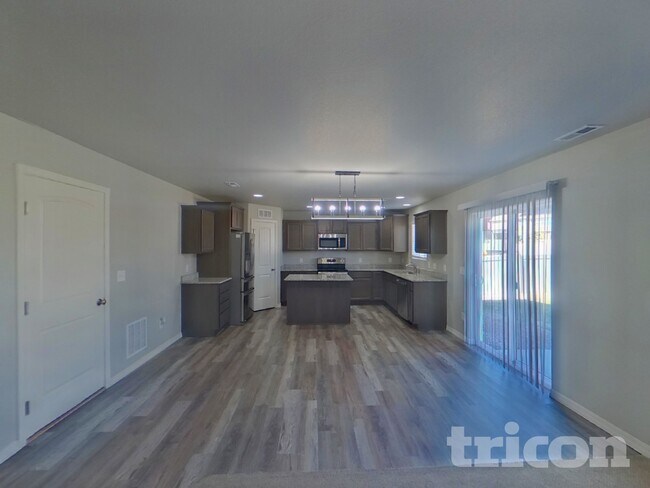 Foto del edificio - 8144 Phyllite Dr