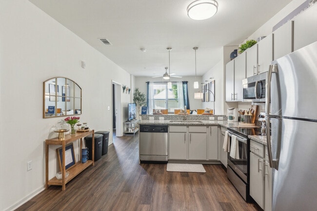 Kitchen - Rush Apartments