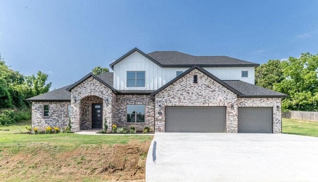 5 bedroom CUSTOM BUILT home in Elm Springs MUST SEE - 5 bedroom CUSTOM BUILT home in Elm Springs MUST SEE