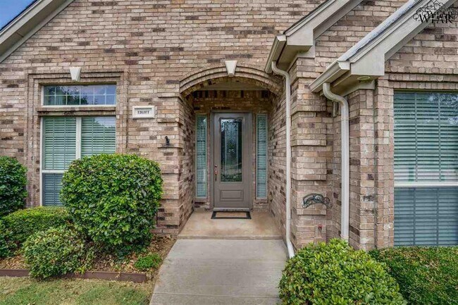 Foto del edificio - 8 Maplewood Ct