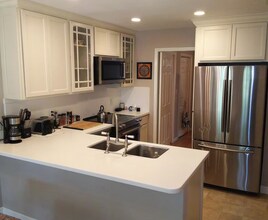 Building Photo - 201 Ellwood St