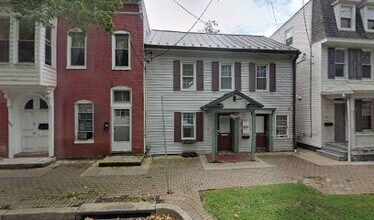 Building Photo - 236 E Main St