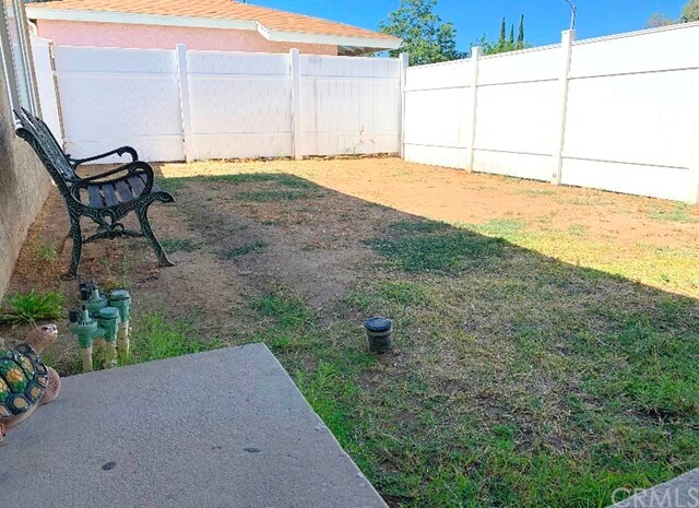 Building Photo - 13694 Persimmon Rd