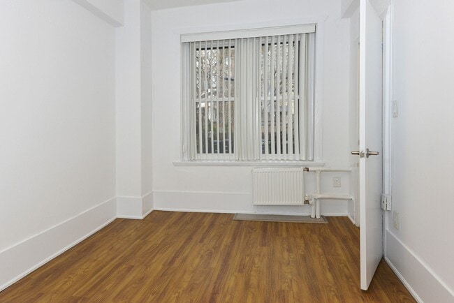 Photo du bâtiment - 160 Huron St