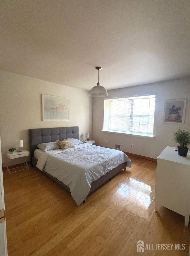 Foto del edificio - 18 Adams Ct