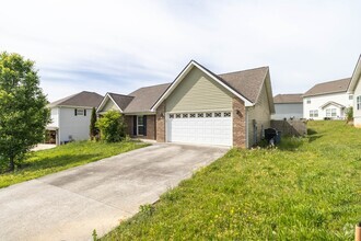 Building Photo - 839 Wells Rd