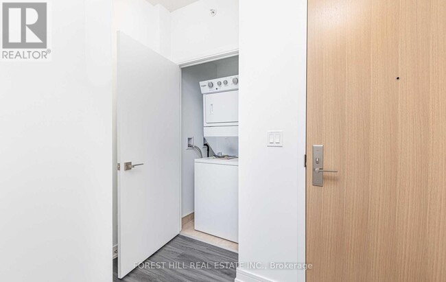 Building Photo - 621-621 Sheppard Ave E