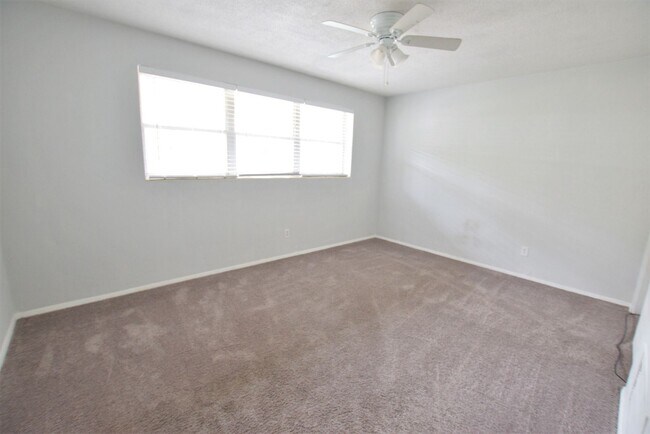 Building Photo - 200 Agnes Ct