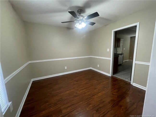Building Photo - 6160 Lakeway Dr