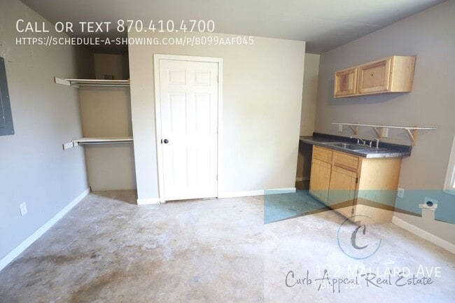 Building Photo - Studio apartment in Truman - $550 - utilit...