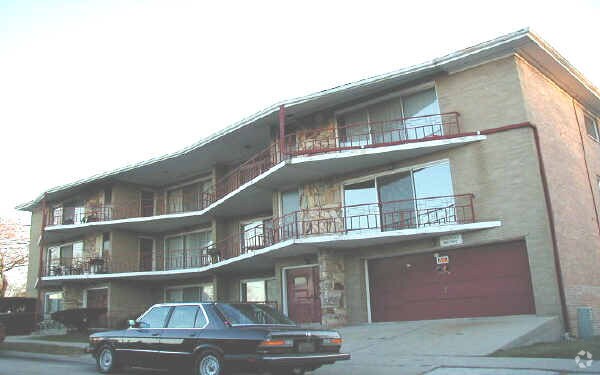 Primary Photo - 13009-13015 Wood St