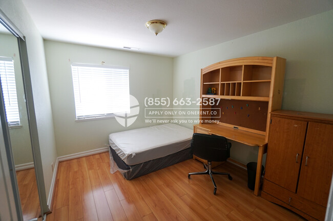 Building Photo - 10735 N Stelling Rd