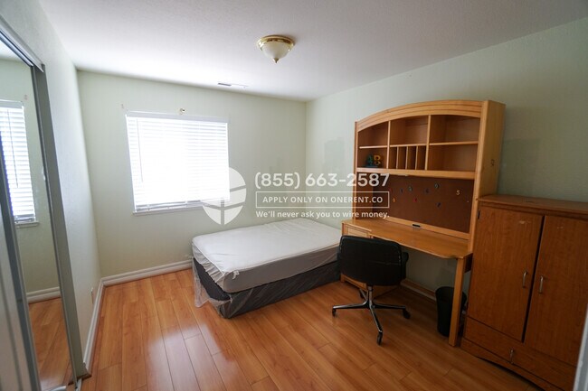 Foto del edificio - 10735 N Stelling Rd