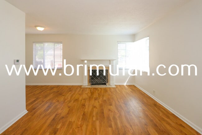 Building Photo - 1239 E Ridgedale Ln