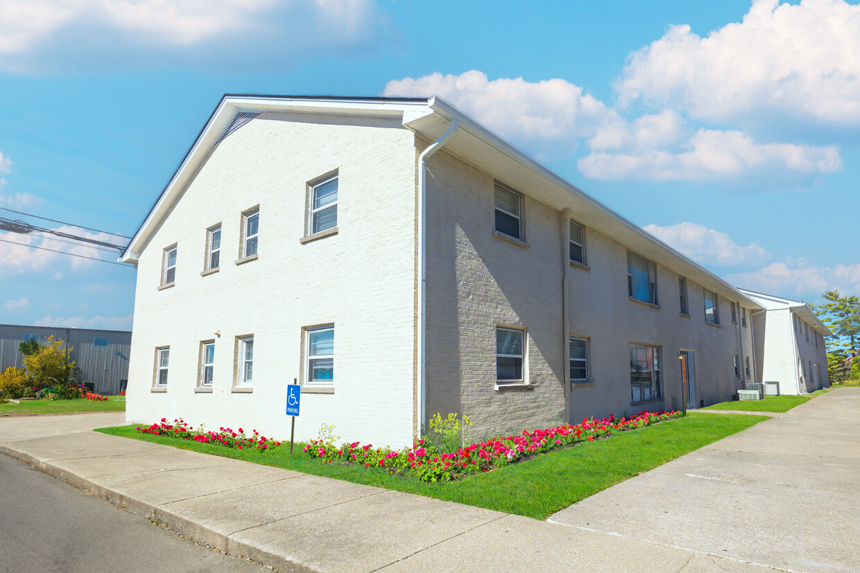 Newly Painted Building - Trifecta on Red Mile
