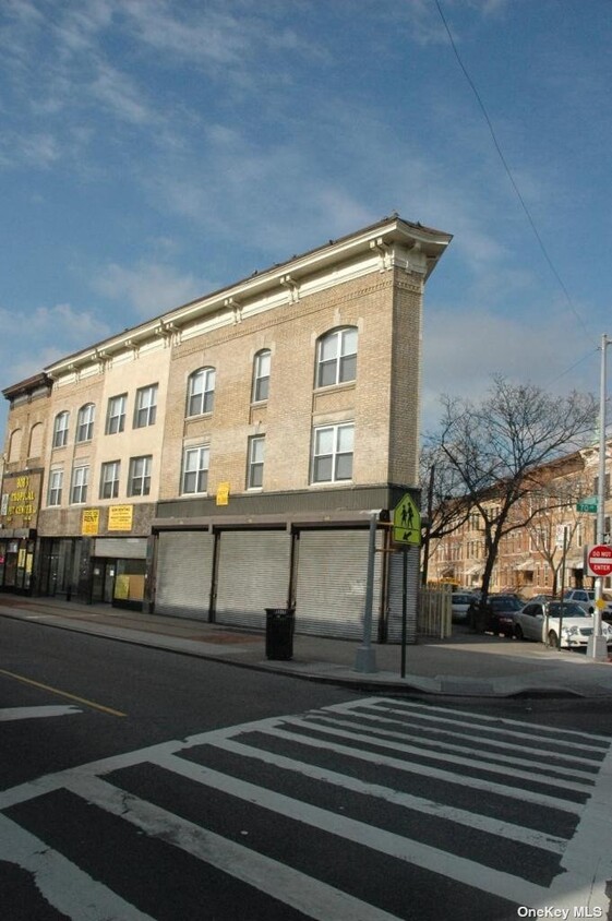 Primary Photo - 57-51 Myrtle Ave