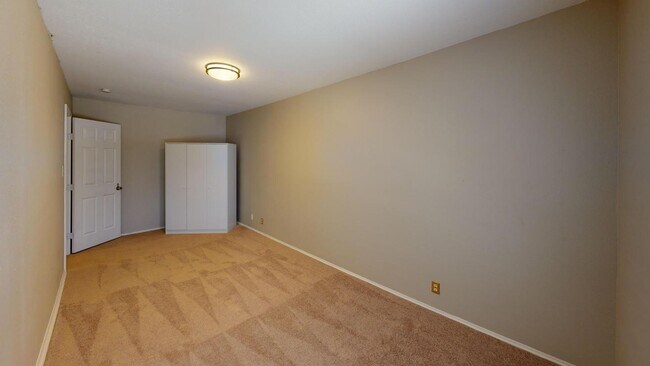 Foto del edificio - 14102 N Hills Village Dr