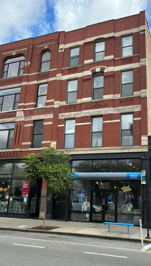 Building Photo - 1371 N Milwaukee Ave
