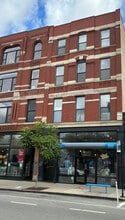 Building Photo - 1371 N Milwaukee Ave