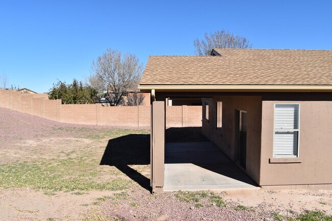 Foto del edificio - 1540 Essex Way