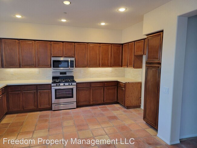 Building Photo - 4 br, 3 bath House - 87 Cottage