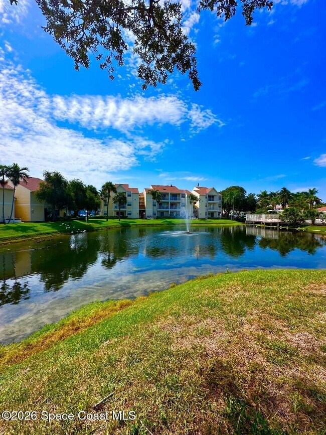 Building Photo - 1999 Island Club Dr