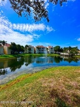 Building Photo - 1999 Island Club Dr
