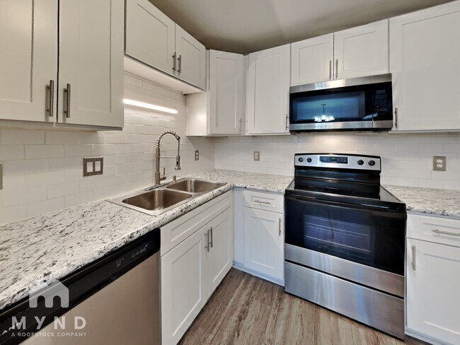 Foto del edificio - 2745 Sterling Park Dr