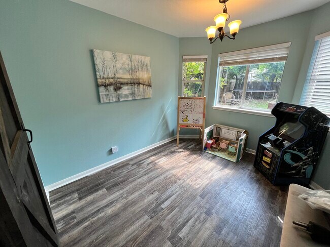 Building Photo - 709 Sparkling Brook Ln