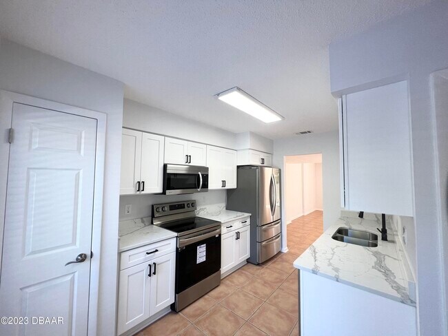 Foto del edificio - 9 Lakewood Park