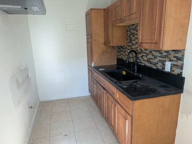 Photo - 1727 Pine Ave Apartment