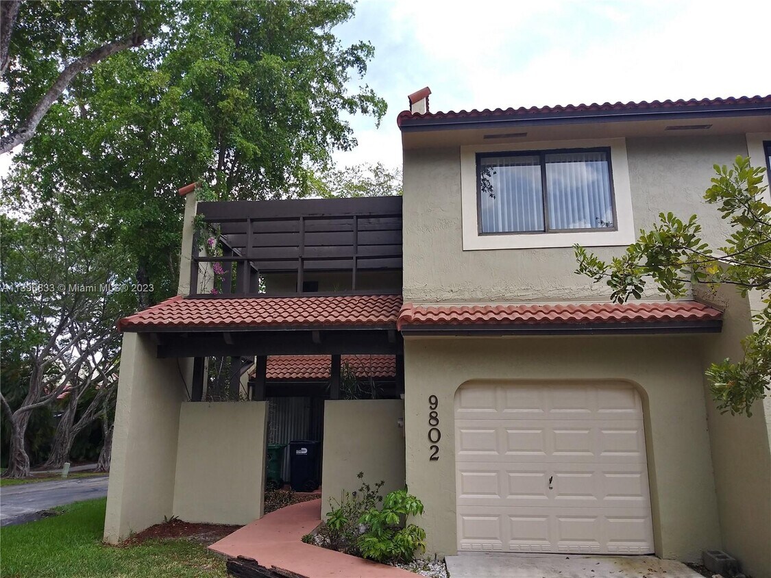 Foto principal - 9802 Costa Del Sol Blvd