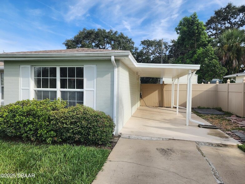 Foto principal - 1903 John Anderson Dr