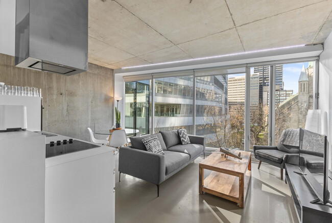 Photo du bâtiment - 456 Rue De la Gauchetière O