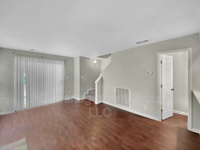 Building Photo - 3136 Driftwood Dr