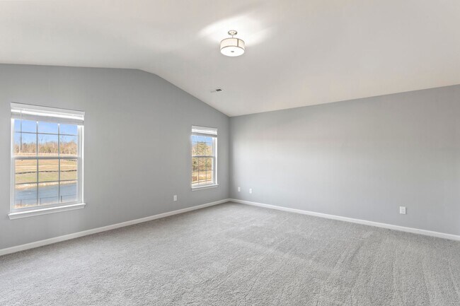 Foto del edificio - Stunning 4-Bedroom Home with Serene Pond V...